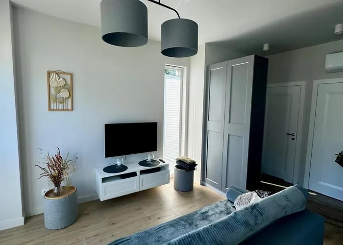 12-1 Przy Plaży Jastrzębia Góra-ostrowo * Ostrowo (Puck)